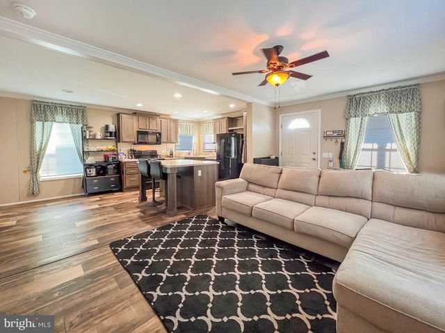 2204 BLAIR DR, Morrisville, PA 19067