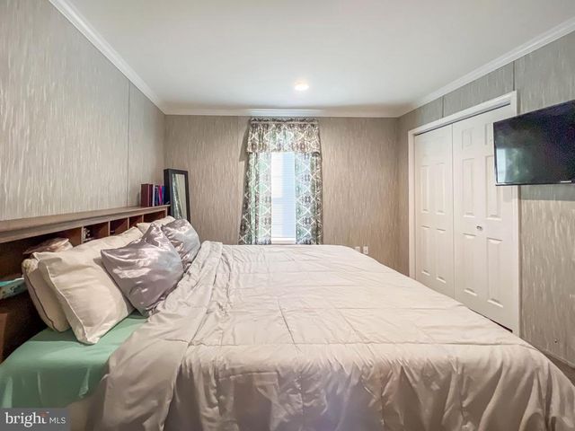 2204 BLAIR DR, Morrisville, PA 19067