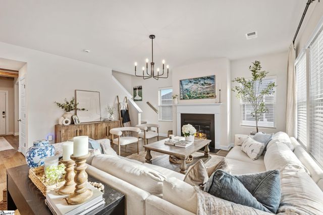 809 Elgon Walk Drive, Fountain Inn, SC 29644