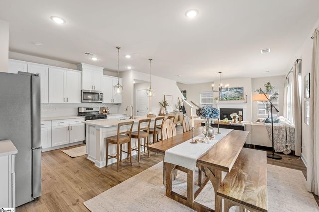 809 Elgon Walk Drive, Fountain Inn, SC 29644