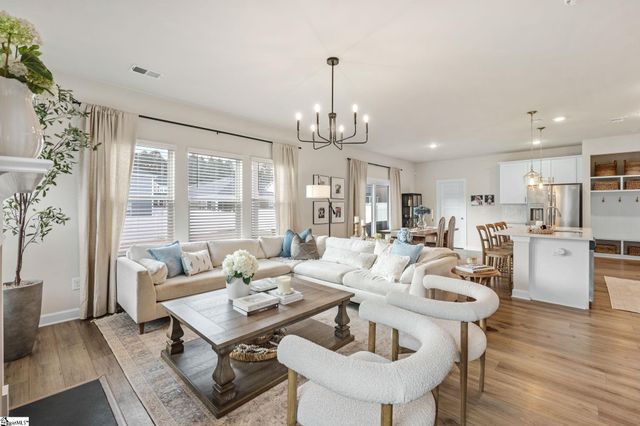 809 Elgon Walk Drive, Fountain Inn, SC 29644