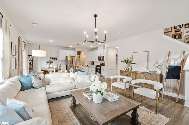 809 Elgon Walk Drive, Fountain Inn, SC 29644