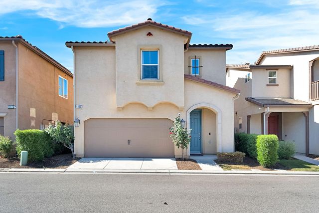 6053 E Brick Drive, Fresno, CA 93727