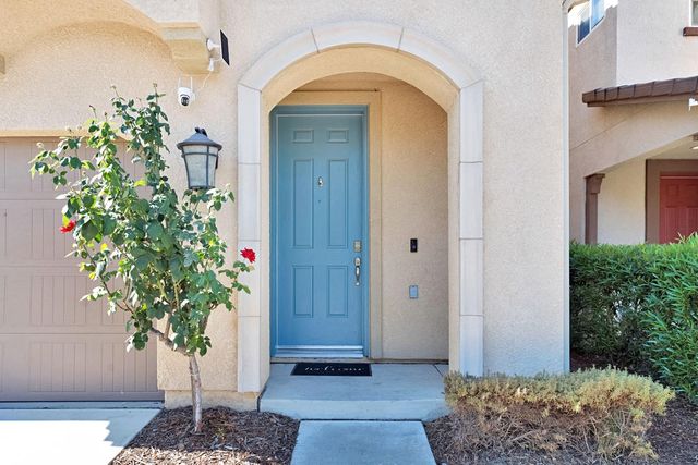 6053 E Brick Drive, Fresno, CA 93727