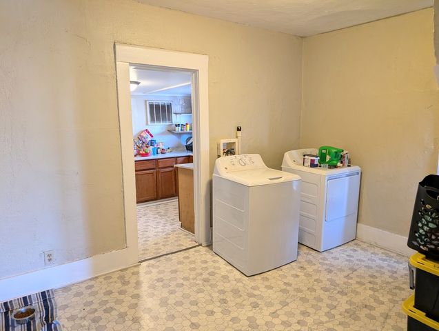 606 S WASHINGTON Street, Carbondale, IL 62901