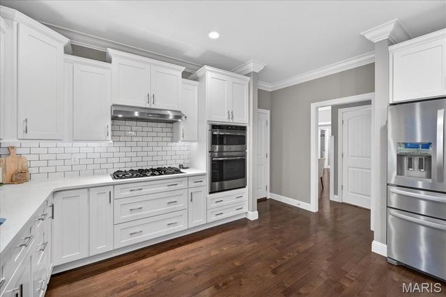 656 Clear Brook Drive, St Louis, MO 63122