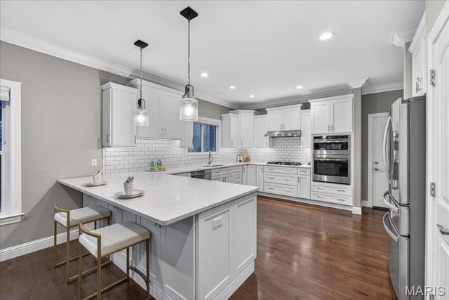 656 Clear Brook Drive, St Louis, MO 63122