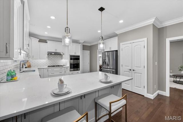 656 Clear Brook Drive, St Louis, MO 63122