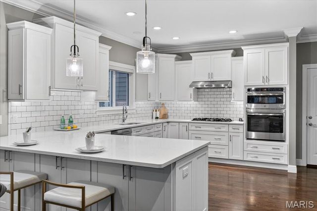 656 Clear Brook Drive, St Louis, MO 63122