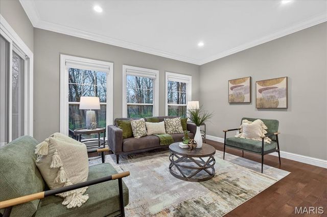 656 Clear Brook Drive, St Louis, MO 63122