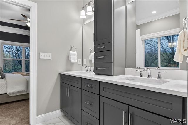 656 Clear Brook Drive, St Louis, MO 63122