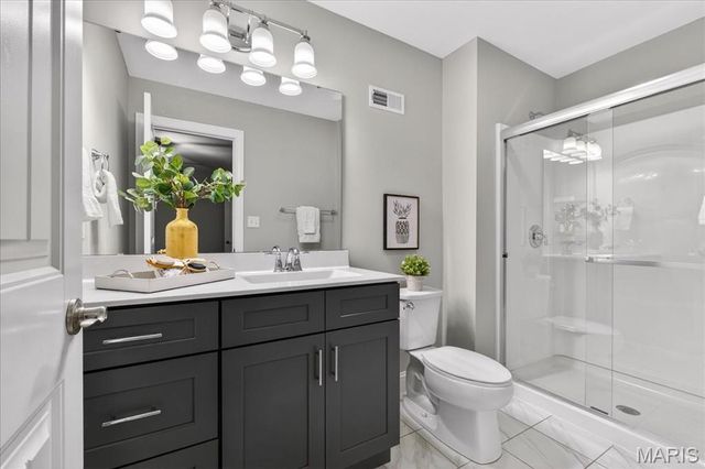 656 Clear Brook Drive, St Louis, MO 63122