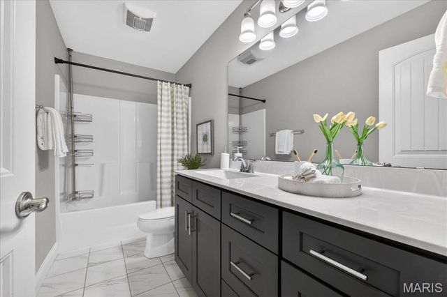 656 Clear Brook Drive, St Louis, MO 63122