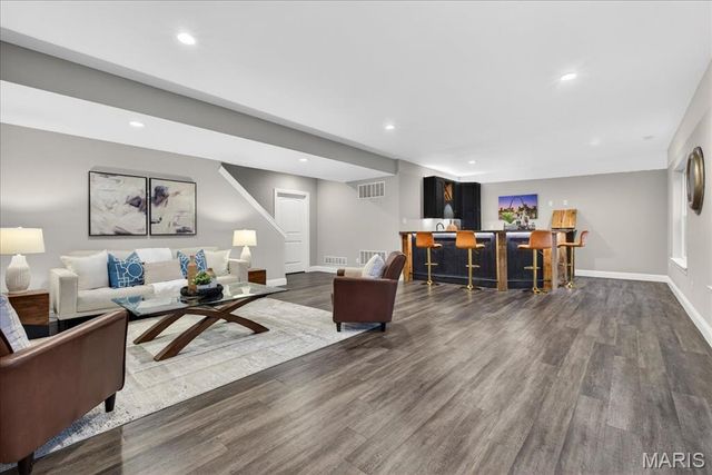 656 Clear Brook Drive, St Louis, MO 63122