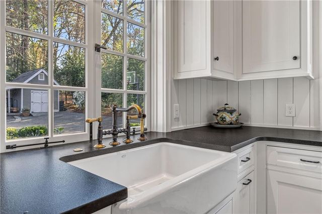2889 Bakers Farm Road, Atlanta, GA 30339