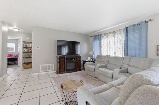 69 CRYSTAL DRIVE, Debary, FL 32713