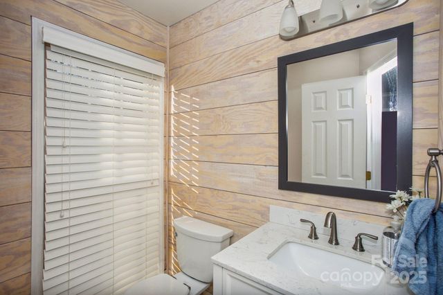 2010 Dembrigh Lane, Charlotte, NC 28262