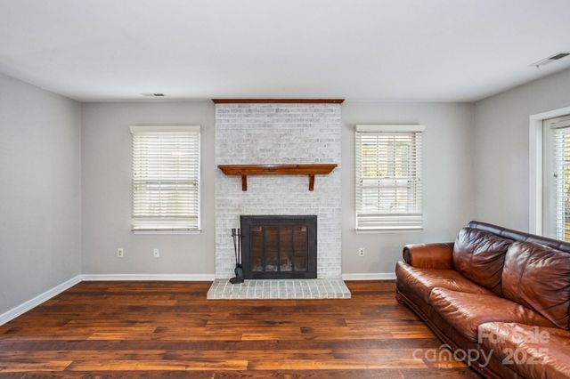 2010 Dembrigh Lane, Charlotte, NC 28262