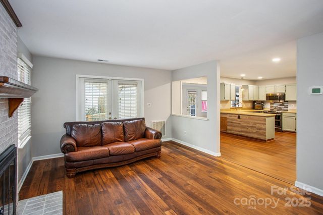 2010 Dembrigh Lane, Charlotte, NC 28262