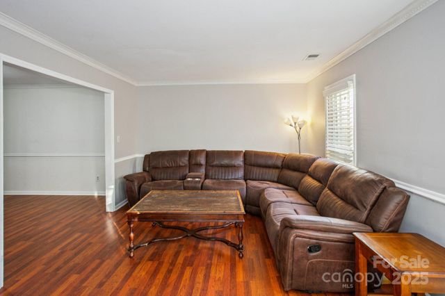 2010 Dembrigh Lane, Charlotte, NC 28262