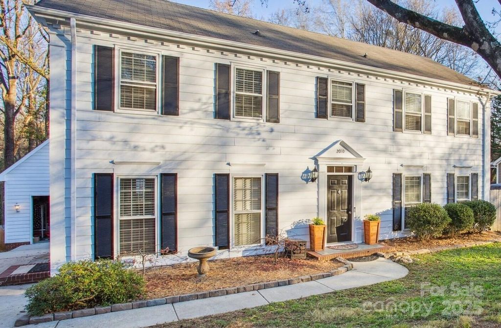 2010 Dembrigh Lane, Charlotte, NC 28262