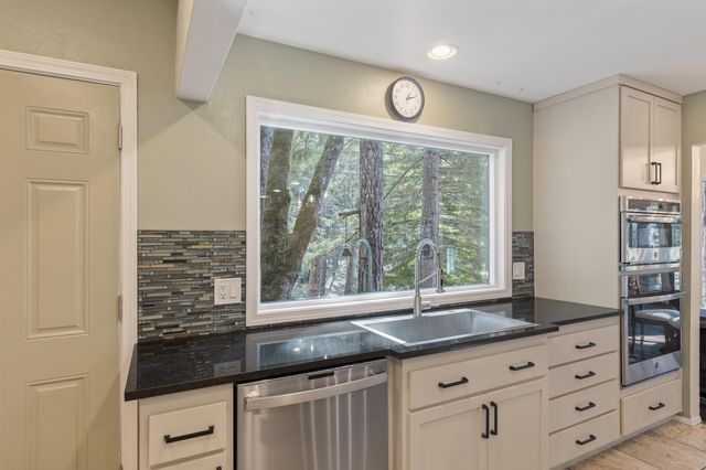 525 Ingalls Lane, Wilderville, OR 97543