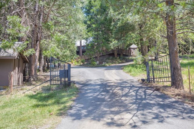 525 Ingalls Lane, Wilderville, OR 97543