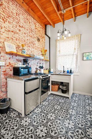 1137 Arizona Avenue, El Paso, TX 79902