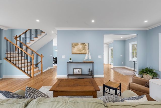 24 Marion St, Walpole, MA 02081