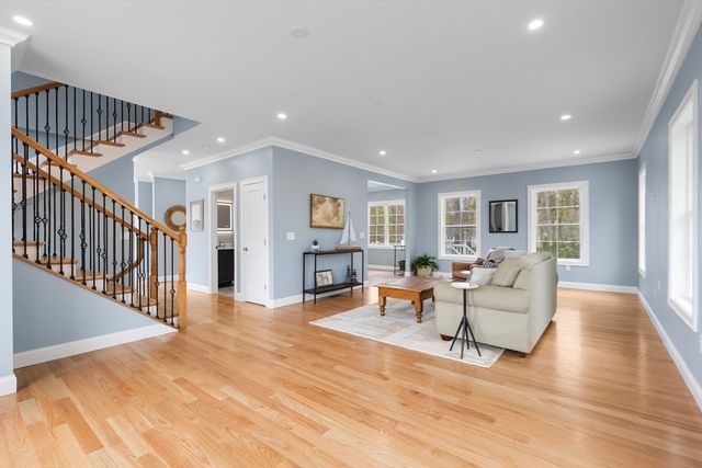 24 Marion St, Walpole, MA 02081