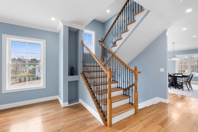 24 Marion St, Walpole, MA 02081