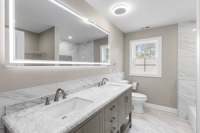 24 Marion St, Walpole, MA 02081