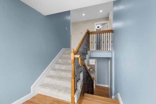 24 Marion St, Walpole, MA 02081