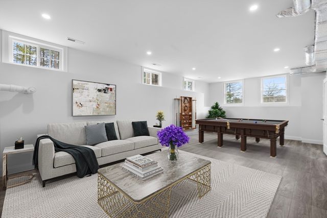 24 Marion St, Walpole, MA 02081