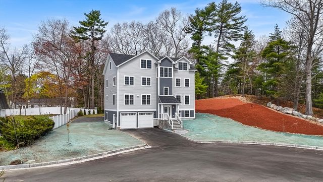 24 Marion St, Walpole, MA 02081