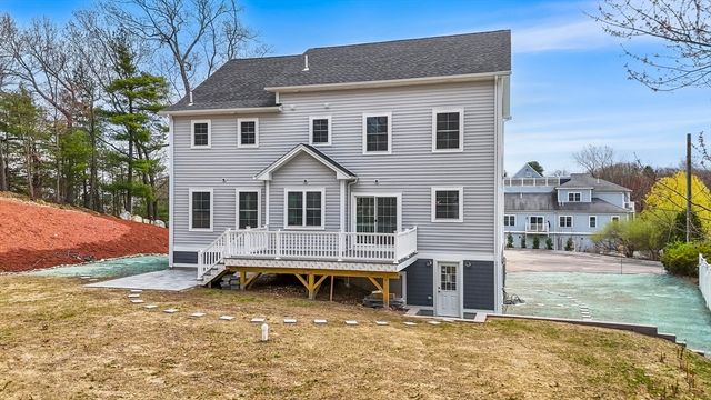 24 Marion St, Walpole, MA 02081