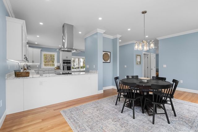 24 Marion St, Walpole, MA 02081