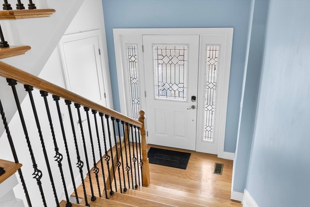 24 Marion St, Walpole, MA 02081