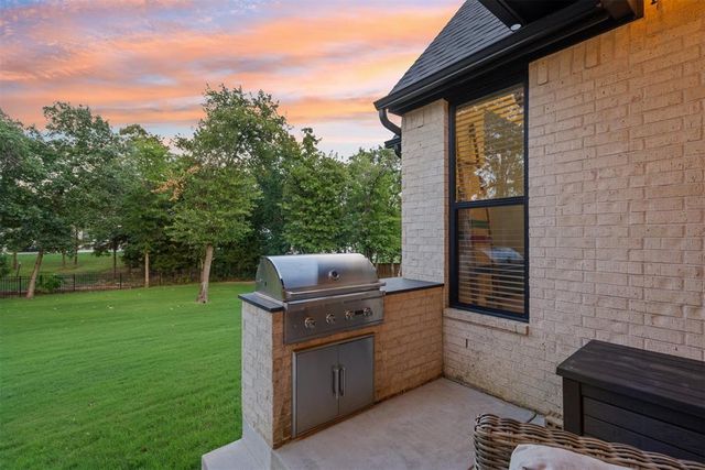 5008 Water Oak Way, Edmond, OK 73034