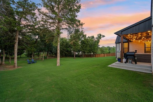 5008 Water Oak Way, Edmond, OK 73034