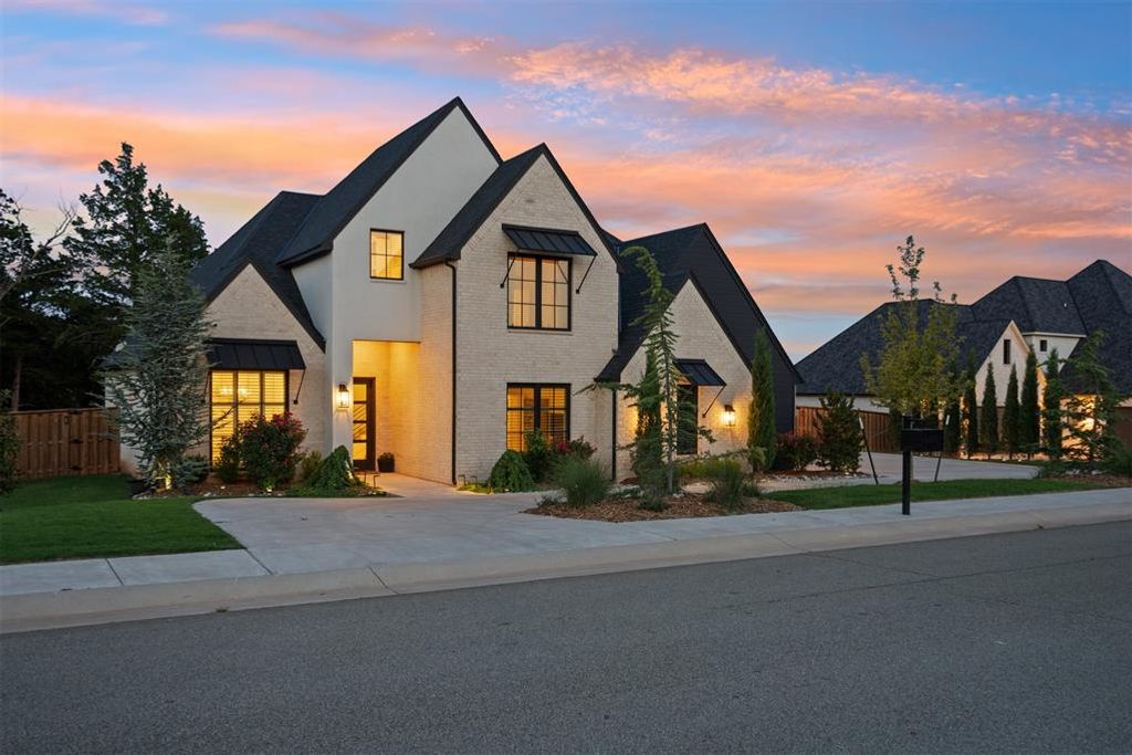 5008 Water Oak Way, Edmond, OK 73034