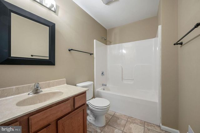10 ROLLIN CT, Dover, DE 19901