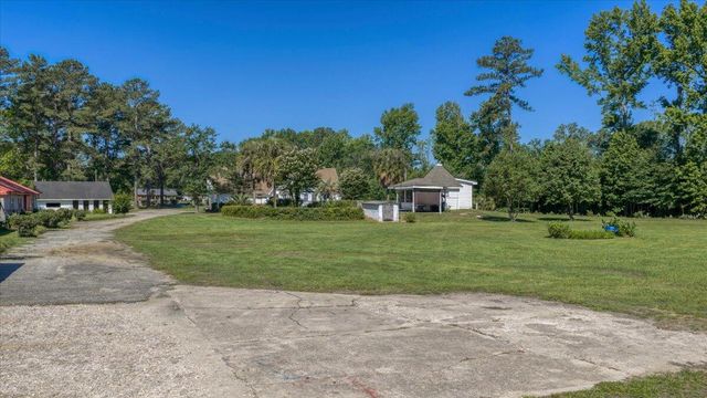 3121 Camden Highway, Sumter, SC 29153