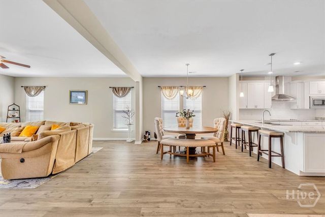 17 Shoefstall Street, Savannah, GA 31407