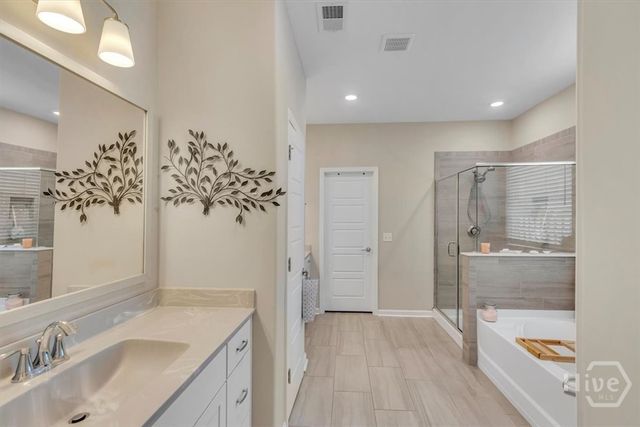 17 Shoefstall Street, Savannah, GA 31407