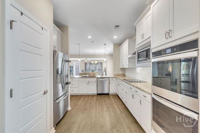 17 Shoefstall Street, Savannah, GA 31407