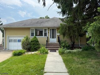 301 Valley Rd, Clifton City, NJ 07013