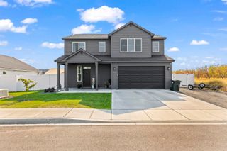 504 Pearl Ave, Grandview, WA 98930