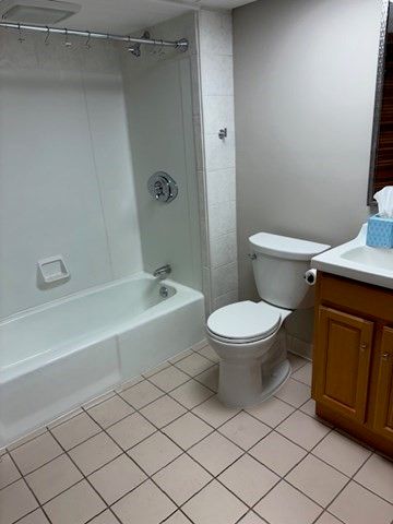 27 B Middleton St B, Millbury, MA 01527