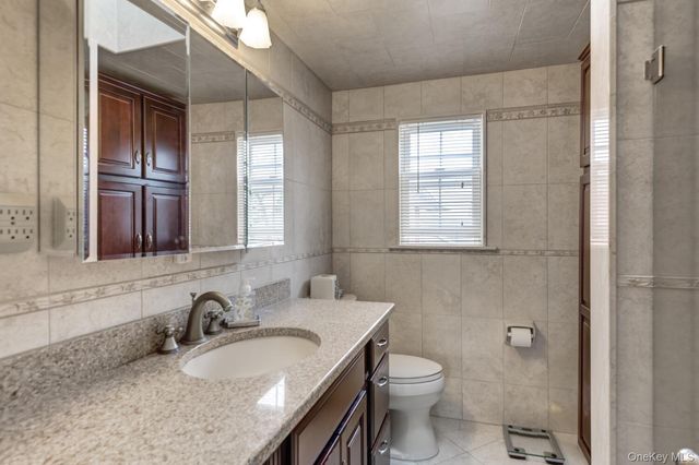 18 Loring Road, Levittown, NY 11756